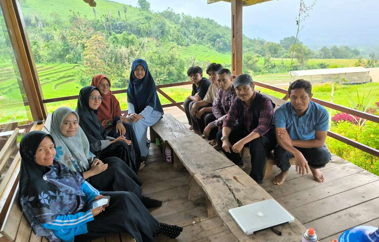 Guru Juga Bisa Menjadi Fotografer Hebat- Workshop fotografer Madani