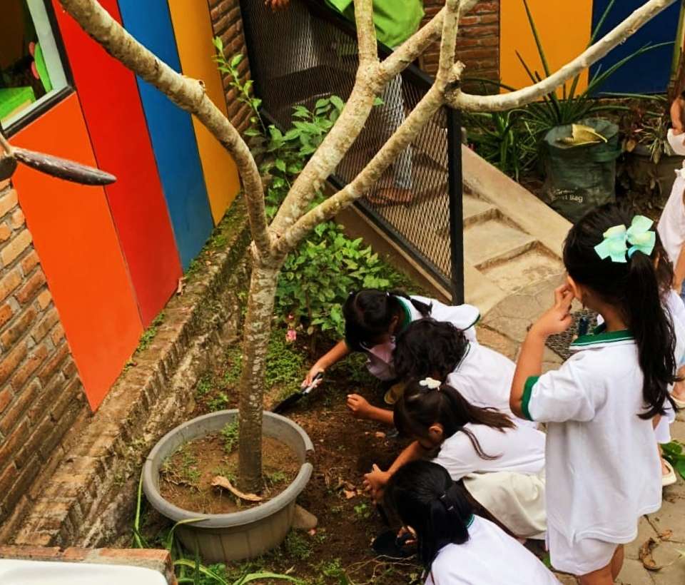 Madani Comparative Study : Menyerap Inspirasi Pembelajaran Inklusi dan Konsep Sekolah Kreatif