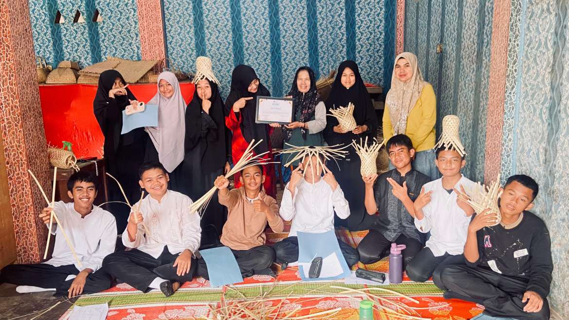 “Outing Class: Menjaga Tradisi, Menumbuhkan Akhlak dan Kreativitas Islami”