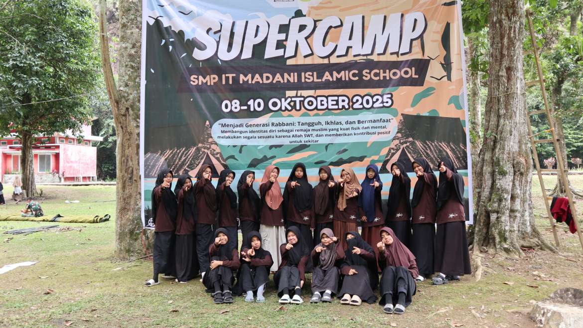 “SUPERCAMP” SMP IT Madani Islamic School Payakumbuh