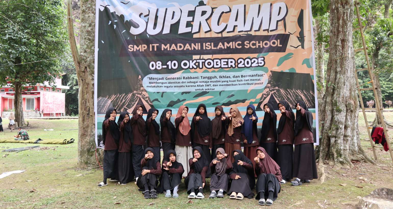 “SUPERCAMP” SMP IT Madani Islamic School Payakumbuh