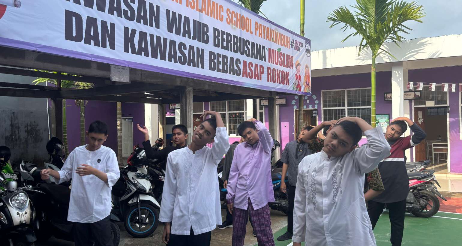 Daily Activity : Senam Pagi Bersama SMA Talent Madani Islamic School Payakumbuh
